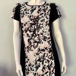 ❤️Black Dress / Print Panels / Banana Republic / Short Sleeve / Sheath / Size 4
